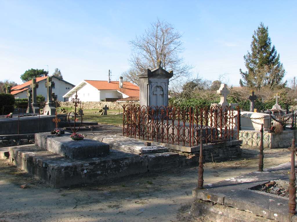 Le vieux cimetière d'Ondres